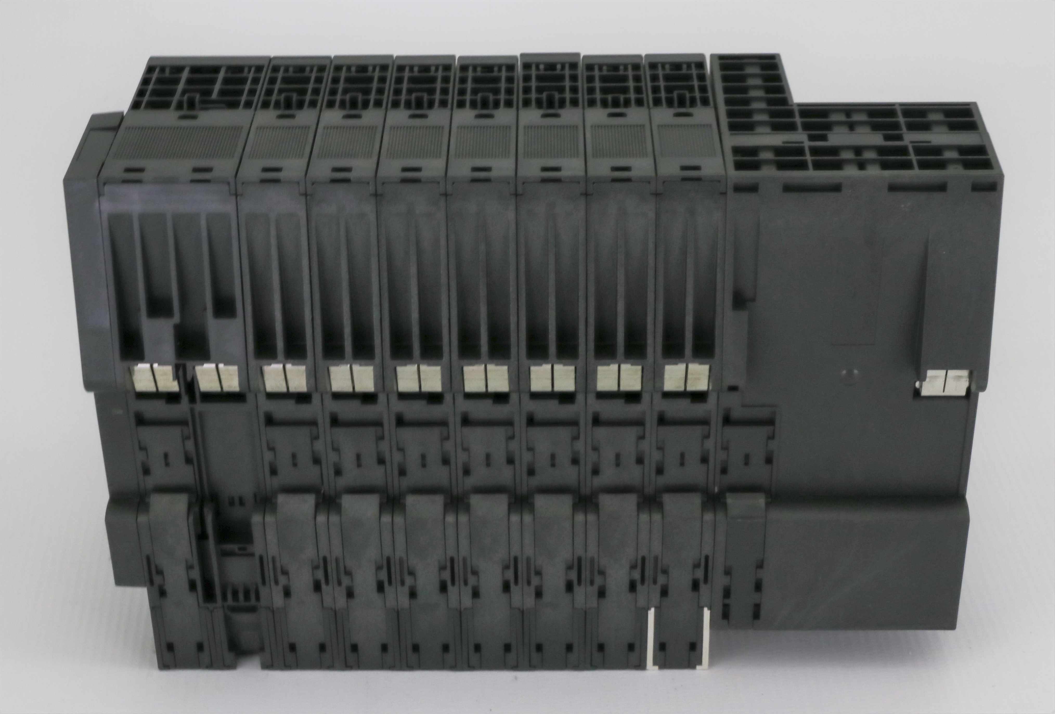 11930 SIEMENS ETS200S I/O INTERFACE MODULE W/ 9 SLOTS MODULES